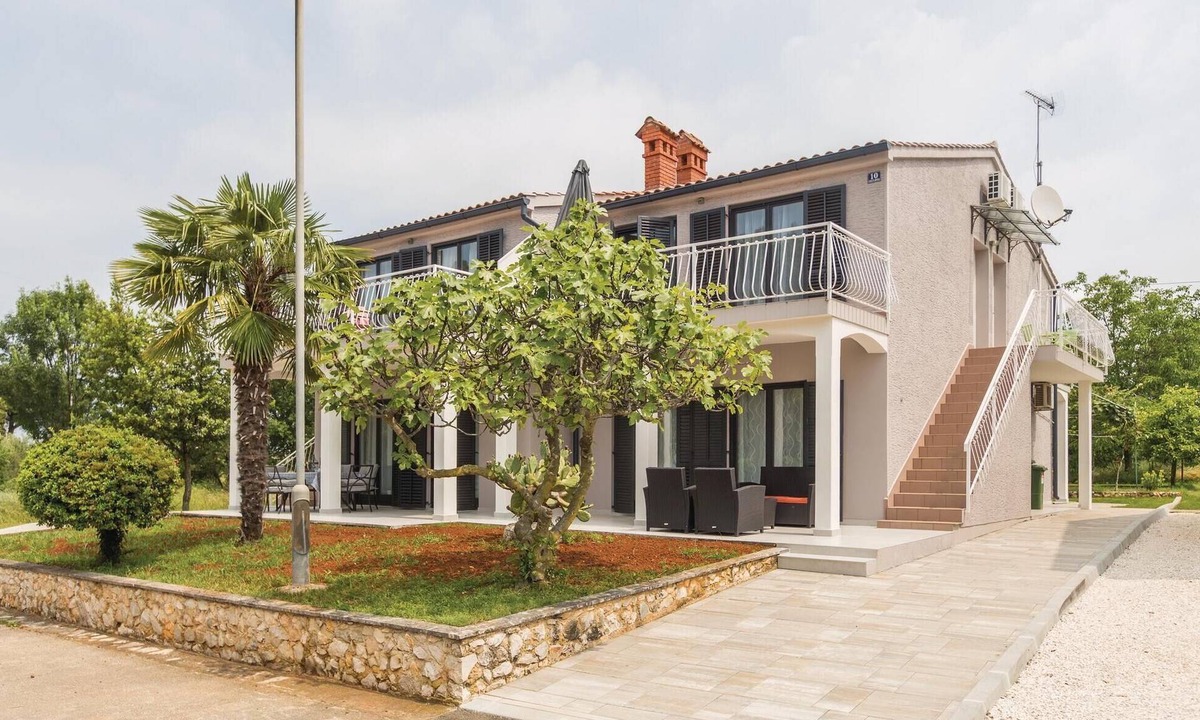Gulici Apartment | 1 bedroom beach front apartment in Porec