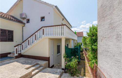 Gornji Karin Apartment | 1 Bedroom Beautiful Apartment In Karin Gornji