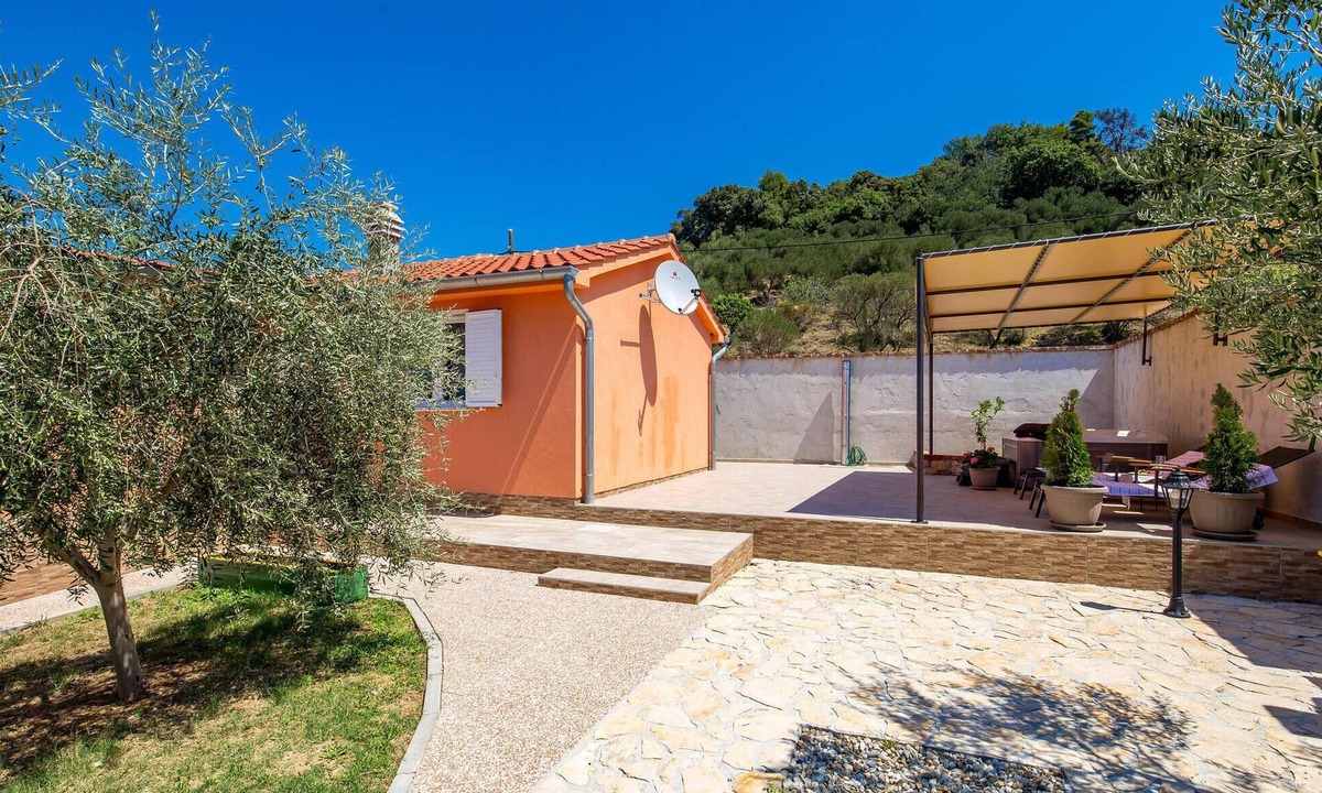 Supetarska Draga House | 1 bedroom lovely home in Mundanije