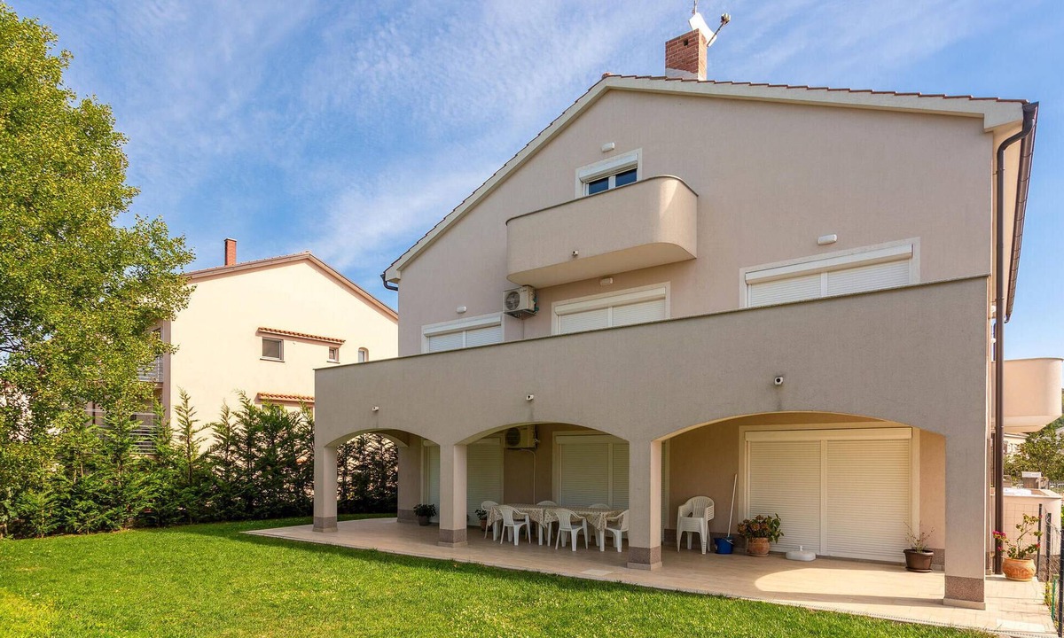 Sarsoni Apartment | 2 bedroom amazing apartment in Mladenici