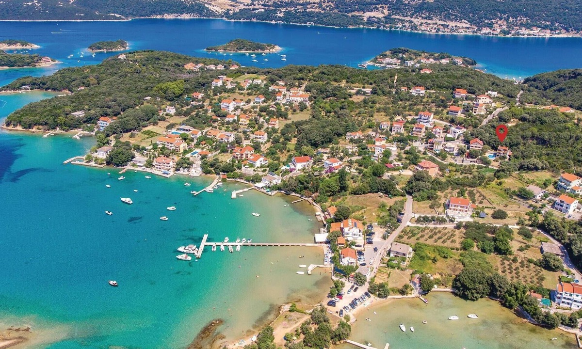 Supetarska Draga Apartment | 2 bedroom awesome apartment in Supetarska Draga