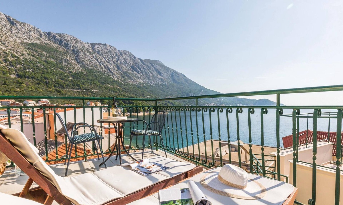Igrane House | 2 bedroom awesome home in Podgora