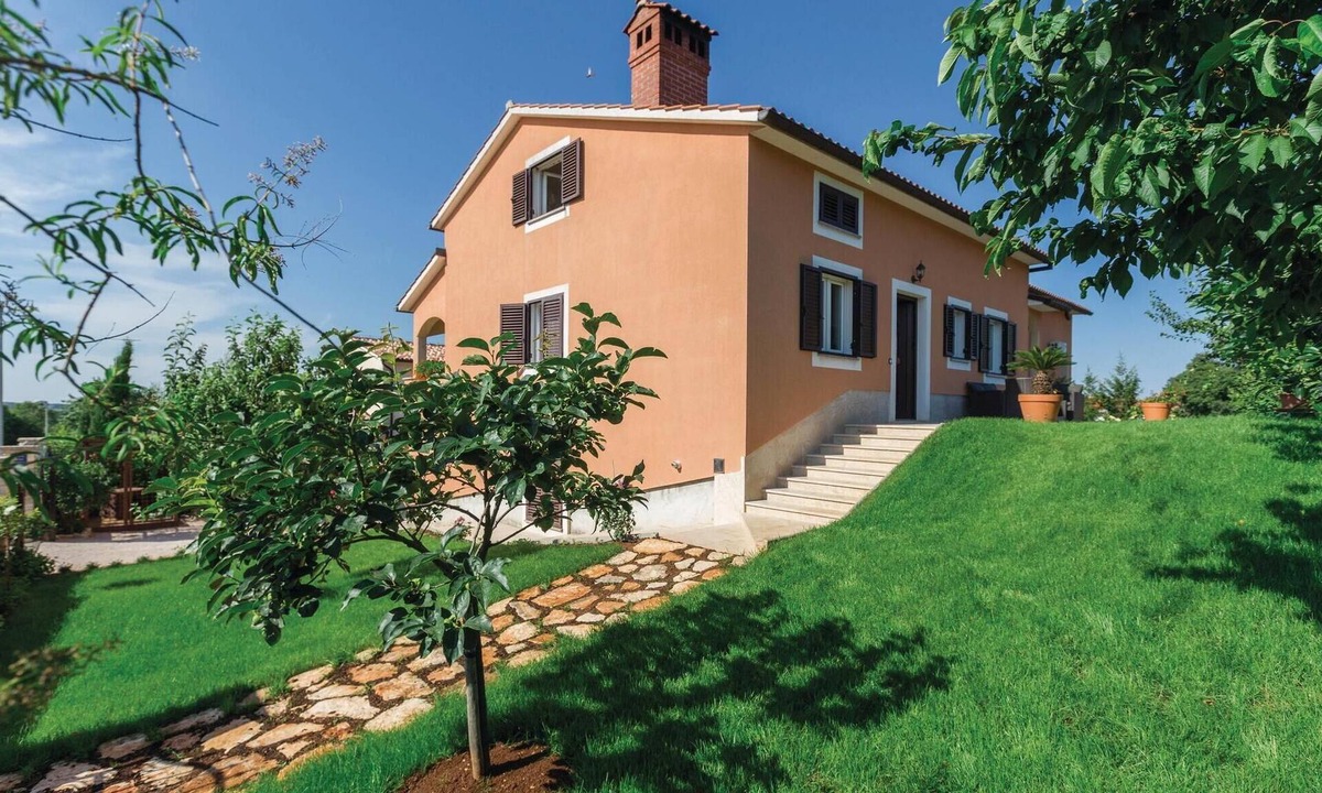 Vabriga Apartment | 2 bedroom beach front apartment in Tar-Vabriga