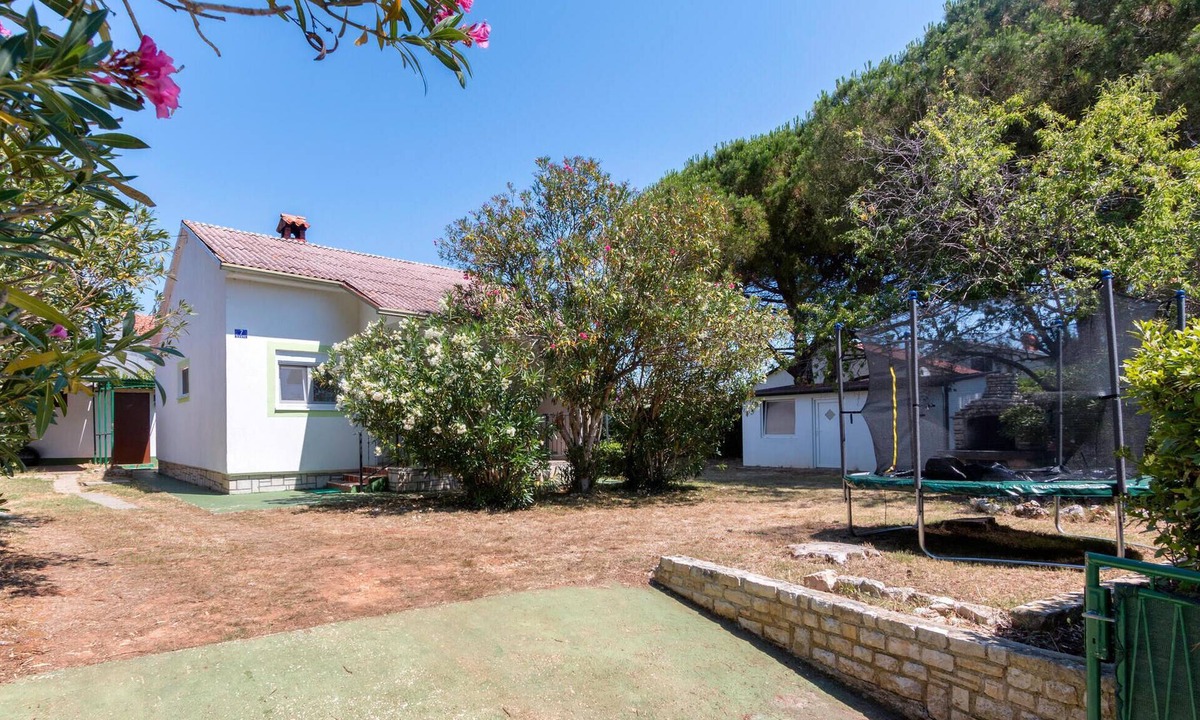 Premantura House | 2 bedroom beach front home in Premantura