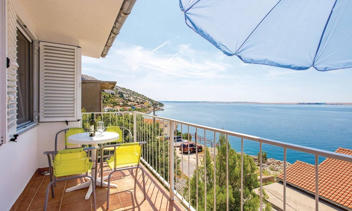 Baric Draga Apartment | 2 bedroom beach front apartment in Lukovo Sugarje