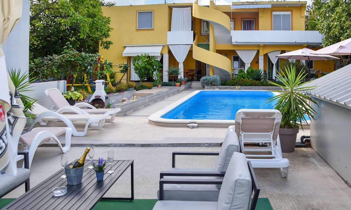 Pakostane Apartment | 2 bedroom beautiful apartment in Pakostane