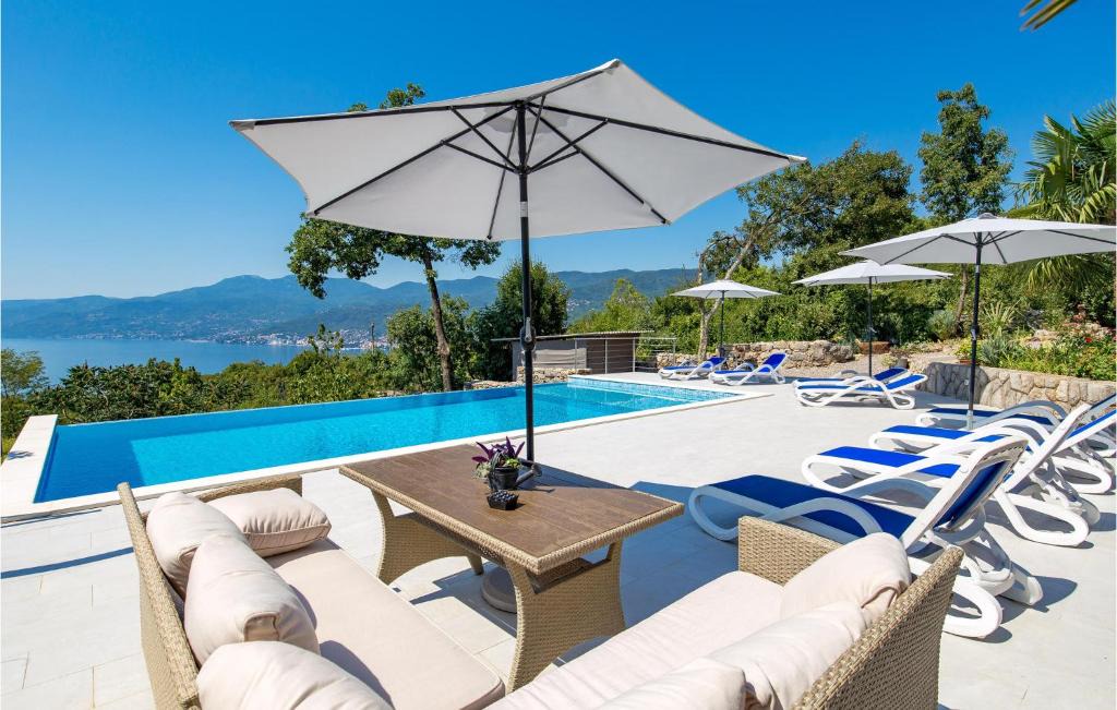 Rubesi Apartment | 2 Bedroom Beautiful Apartment In Rijeka