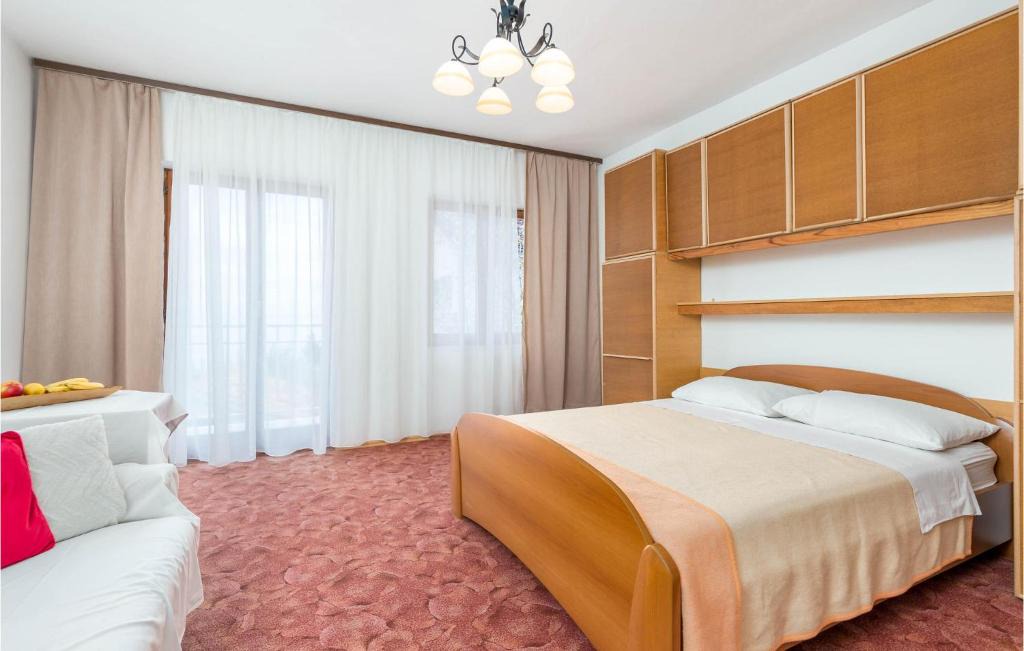 Opric Apartment | 2 Bedroom Cozy Apartment In Lovran