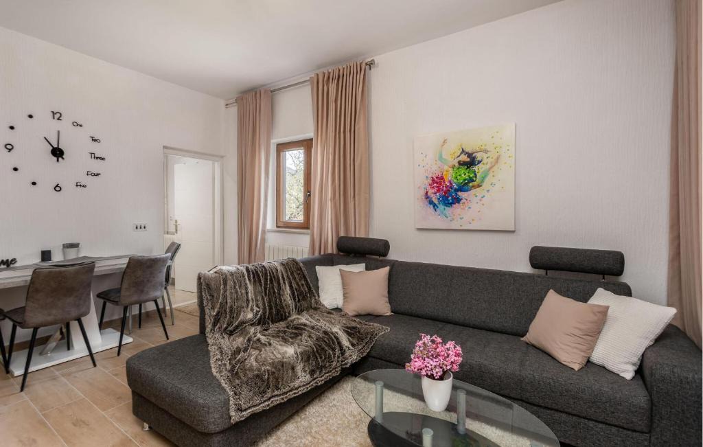 Opric Apartment | 2 Bedroom Pet Friendly Apartment In Lovran
