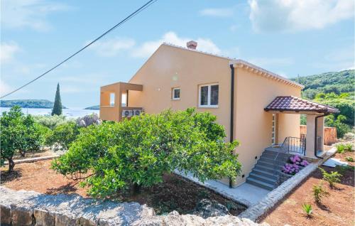 Molunat House | 2 Bedroom Stunning Apartment In Molunat