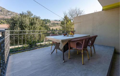 Kremena House | 3 Bedroom Cozy Home In Kremena