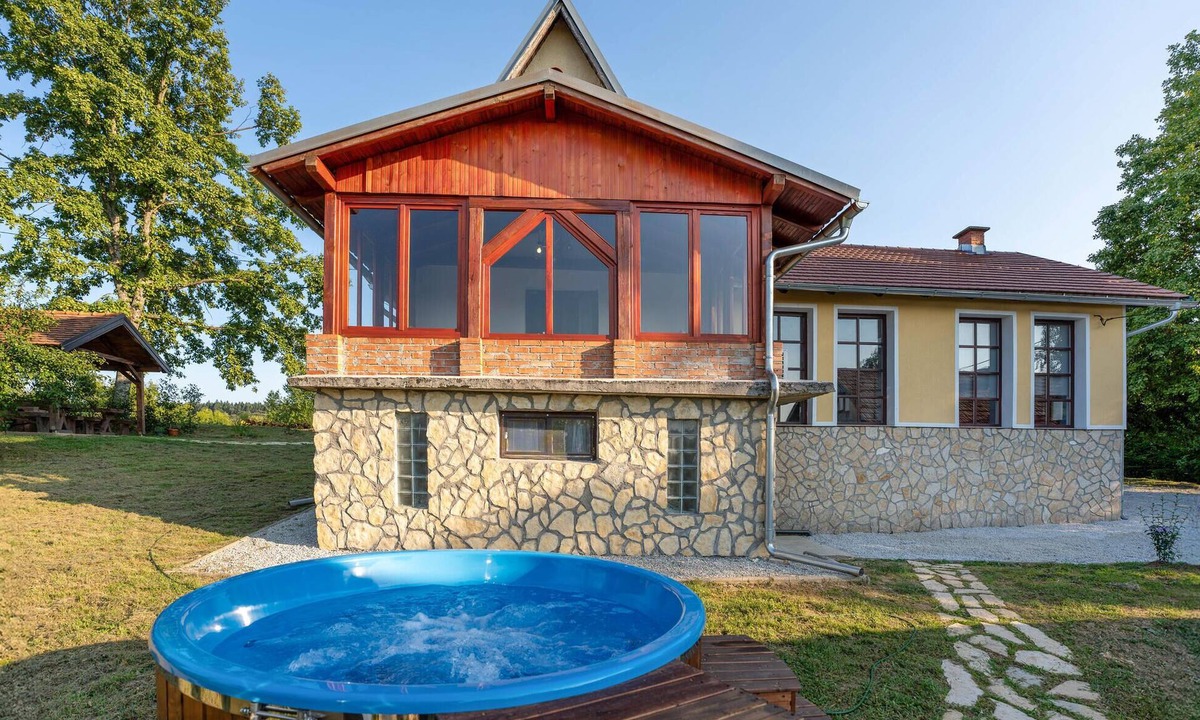 Vojnic House | 3 bedroom lovely home in Krivaja Vojnicka