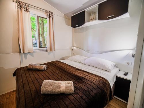 Terme Catez House | 3 Bedroom Mobile Home with Lake View