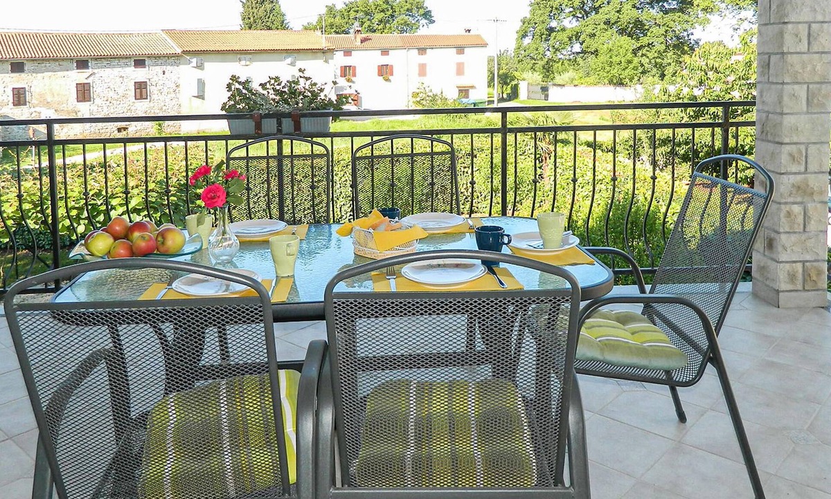 Susnjici Apartment | 3 bedroom nice apartment in Susnjici