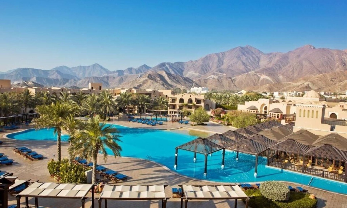 Al Aqah Hotel | 3 Relaxing and Inviting Rooms Bathed in Sunlight near Local Attractions