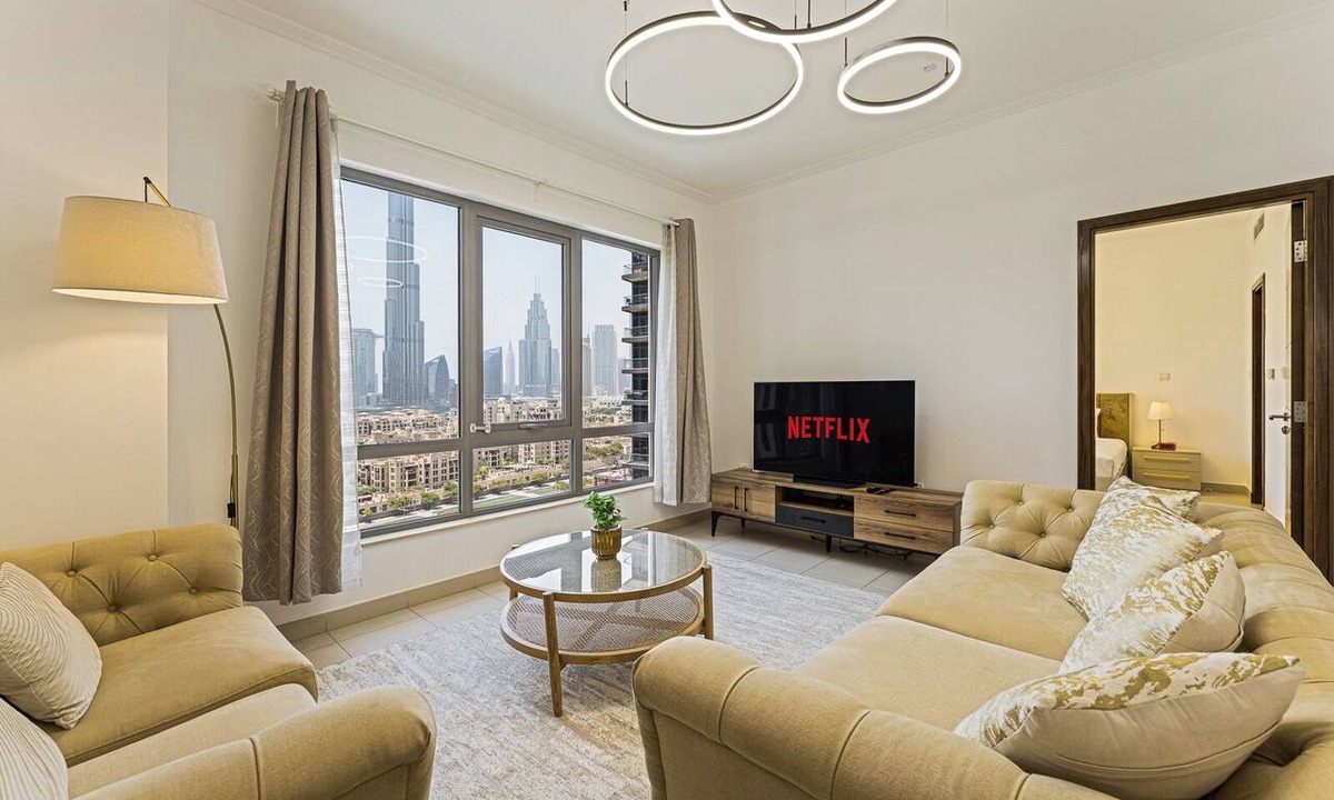 Downtown Dubai Apartment | 3BR with Burj Khalifa View | 11 Min to Burj Khalifa & Dubai Mall