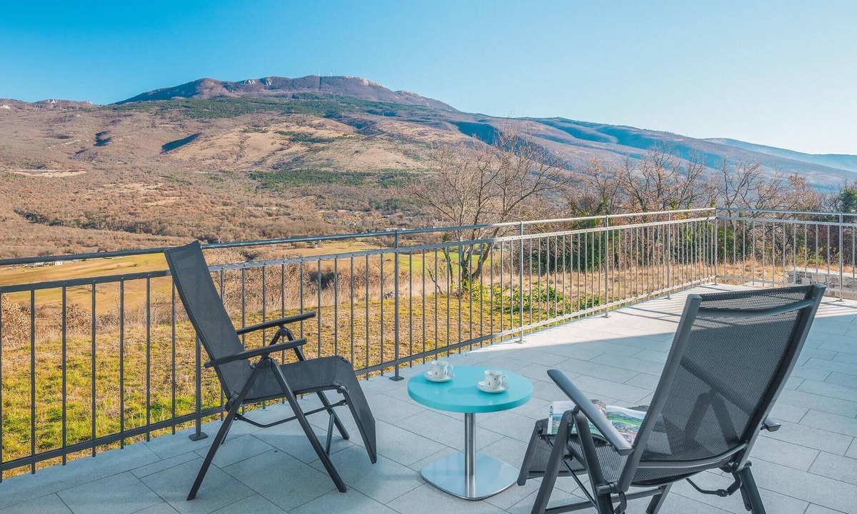 Boljun House | 4 bedroom amazing home in Boljun