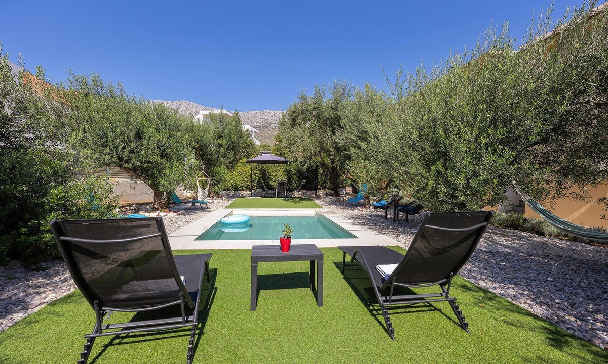 Kastel Sucurac Apartment | 4 bedroom lovely apartment in Kastel Sucurac