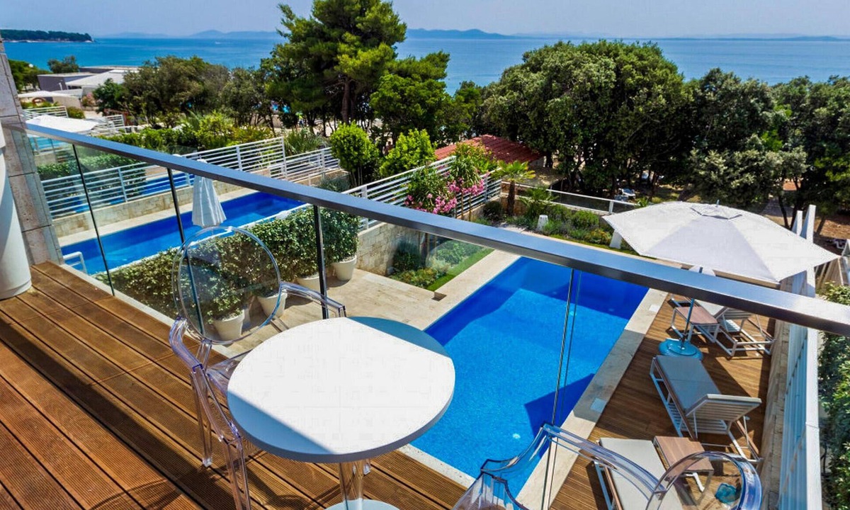 Petrcane House | 4 bedroom nice home in Petrcane