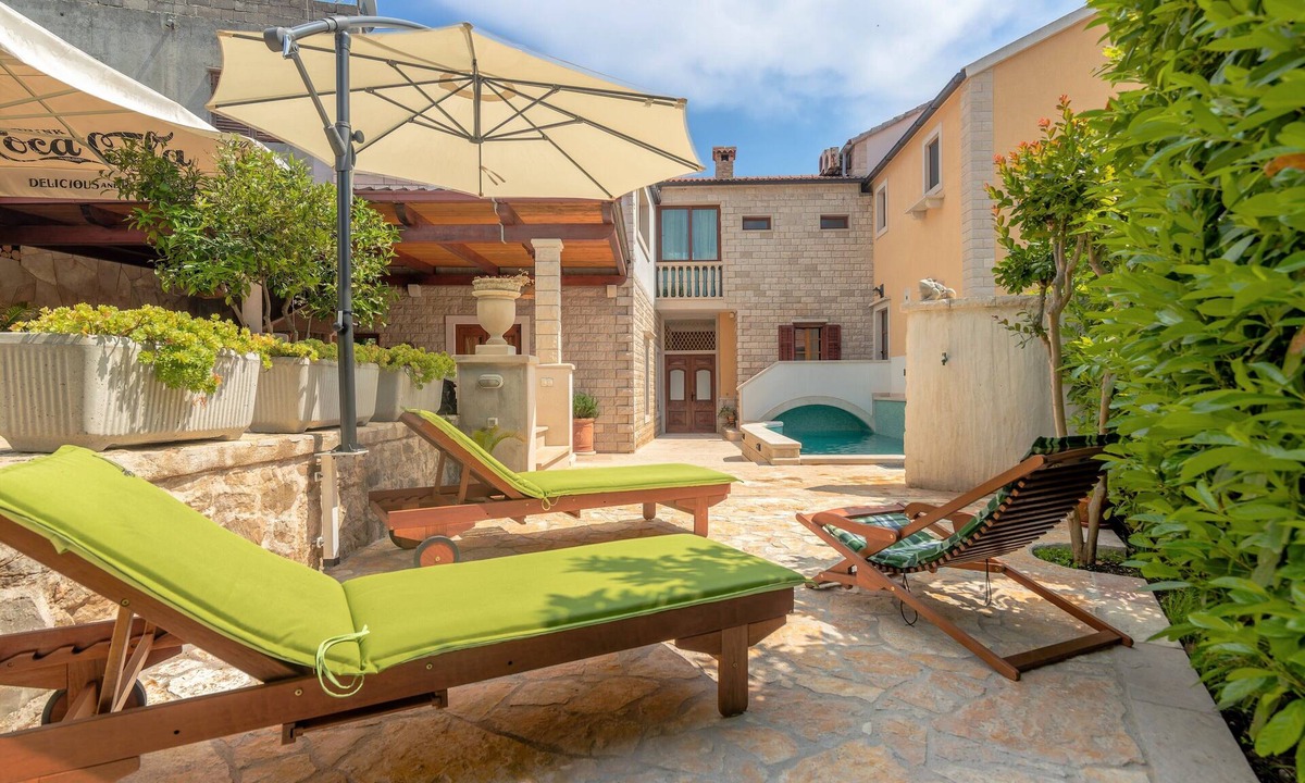 Sumartin Villa | 4 bedrooms seafront Villa LAURUS with heated pool accomodate 8 people