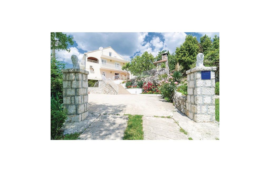 Vodovađa Apartment | 5 bedroom accommodation in Dubravka