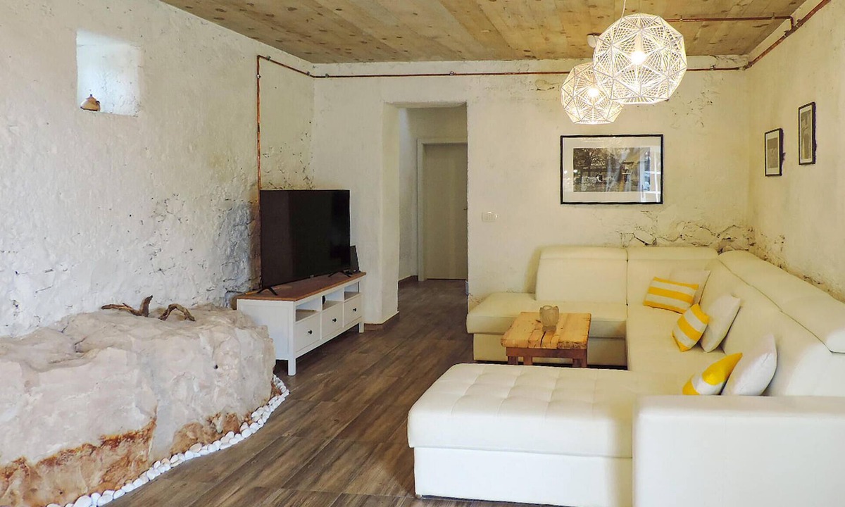 Martinski House | 6 bedroom pet friendly home in Labin