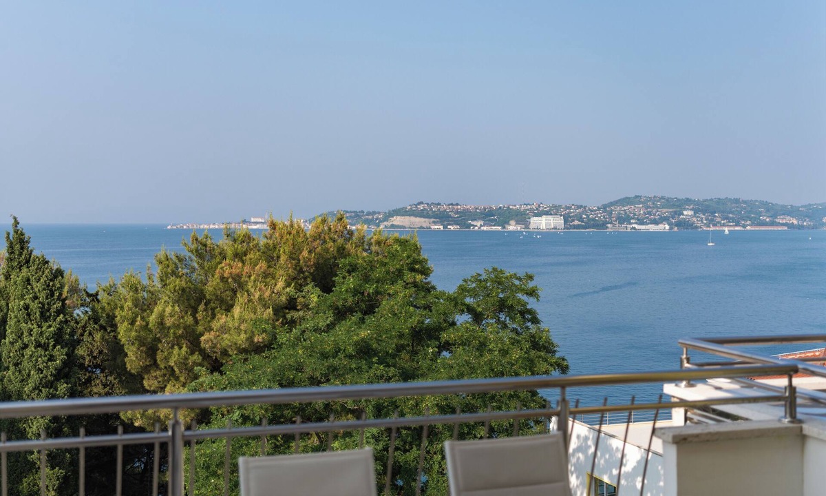 Crveni Vrh Apartment | A two bedroom, sea view apartment in Skiper & Golf Resort Savudrija - Hortenzija