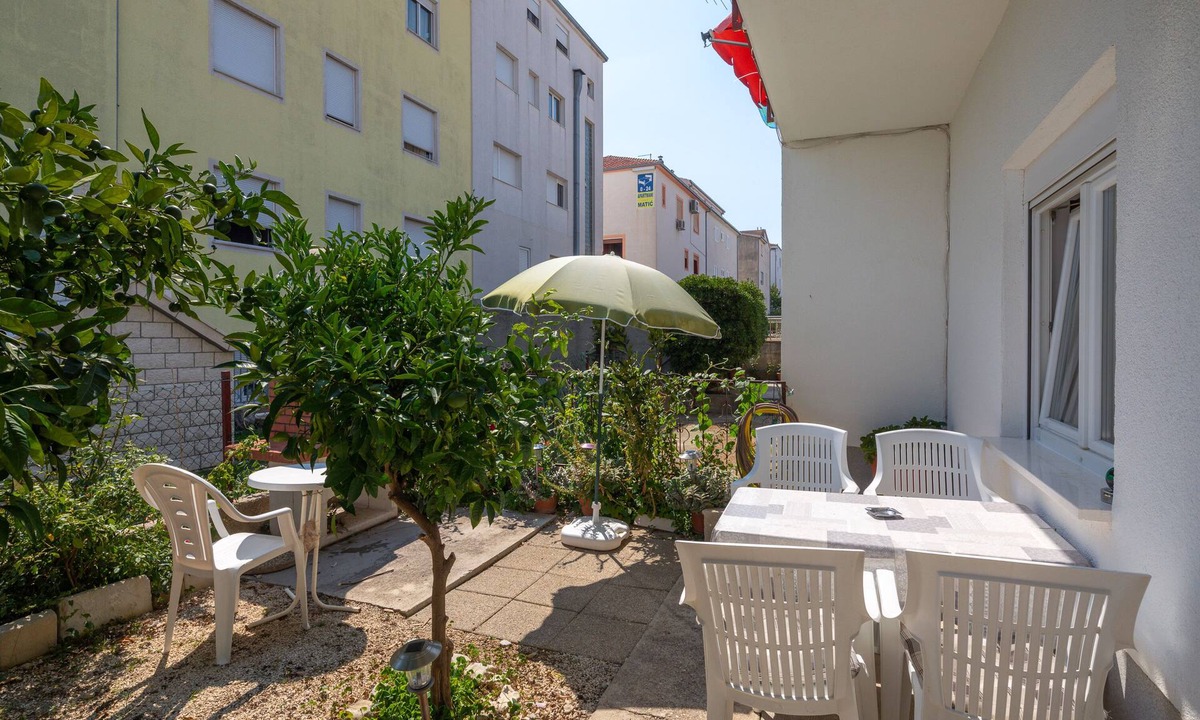 Stobrec Apartment | A2 - apt near beach with patio, parking and grill