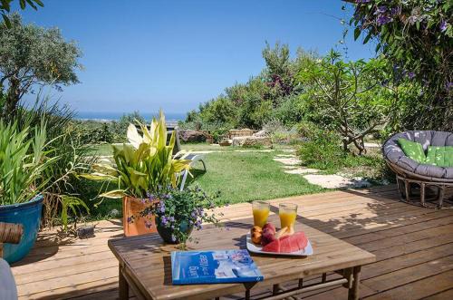 Ein Hod Cabin | Above the Sea