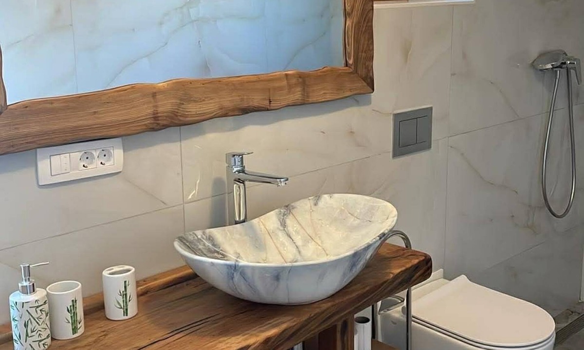 Hrastnik Apartment | Adorable 1-bedroom apartment on a charming hill near Mirna