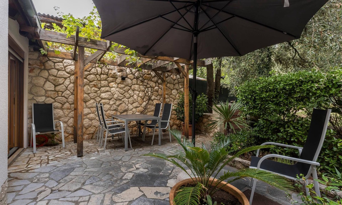 Artatore Apartment | Amazing apartment in Mali Losinj with WiFi