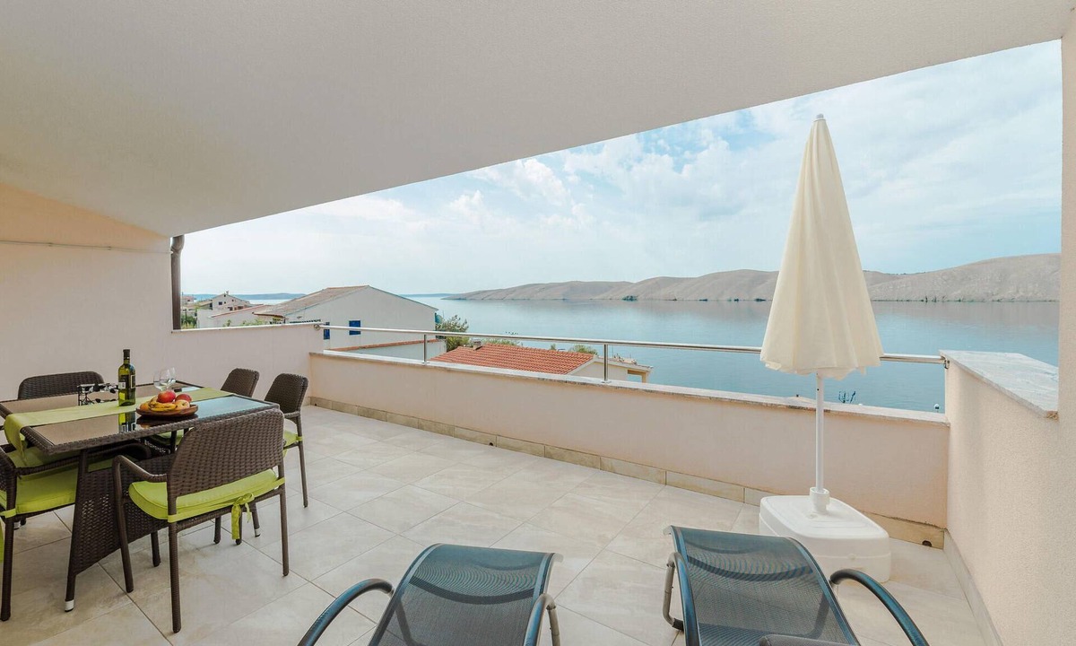 Miskovici Apartment | Amazing apartment in Miskovici
