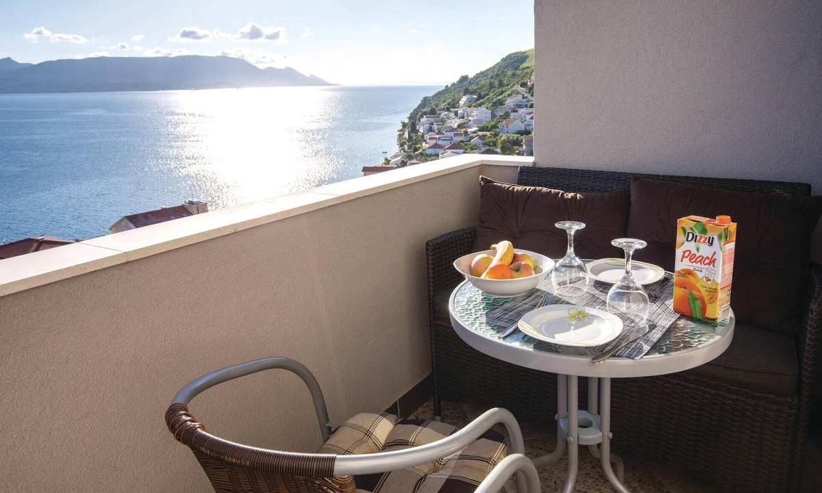 Komarna Apartment | Amazing apartment in Klek with WiFi
