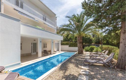 Vrpolje Apartment | Amazing Apartment In Makarska