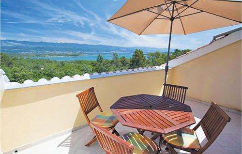 Cizici Apartment | Amazing Apartment In Malinska With House Sea View