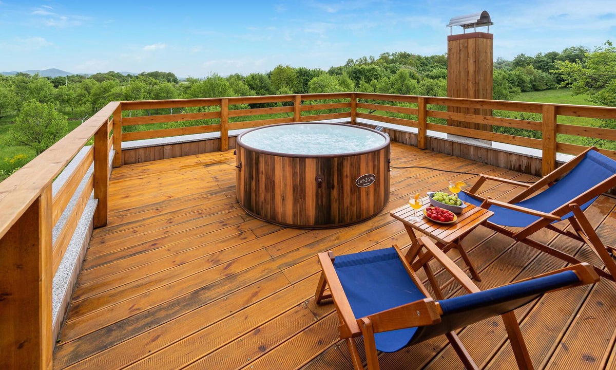 Perusic House | Amazing home in Bukovac Perusicki with sauna