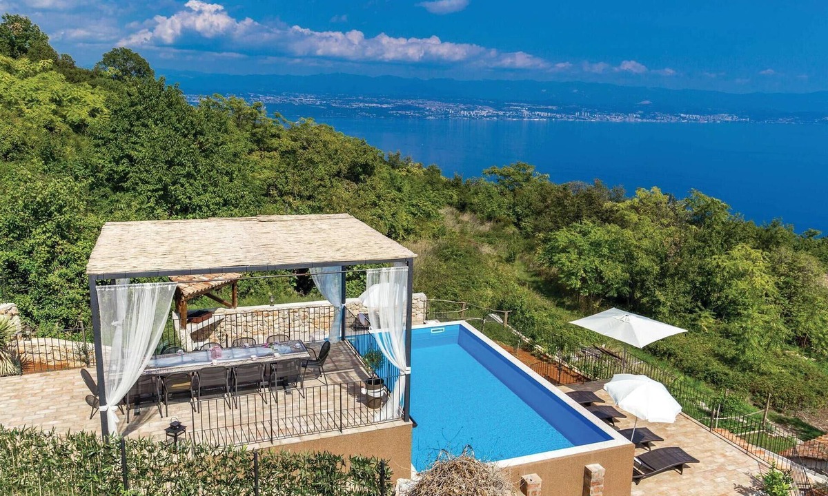 Obrs House | Amazing home in Moscenicka Draga