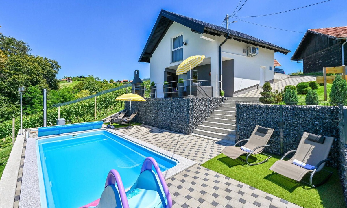 Andrasevec House | Amazing home in Andrasevec with sauna
