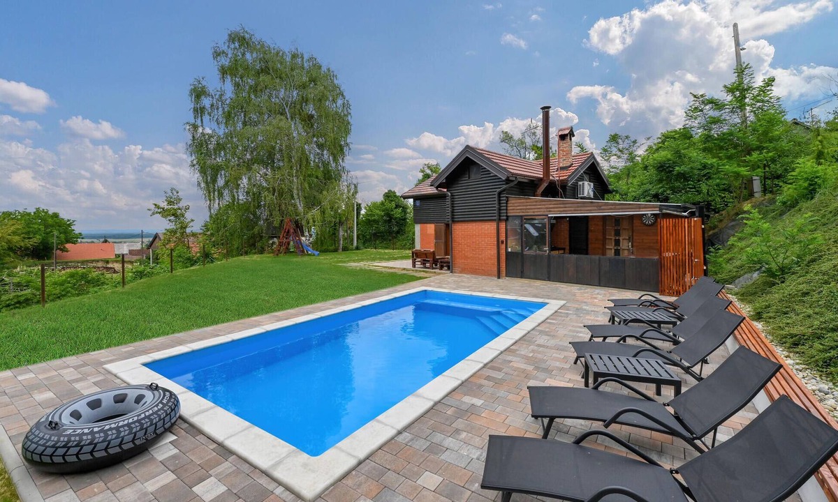 Novigrad Podravski House | Amazing home in Bakovcica with sauna