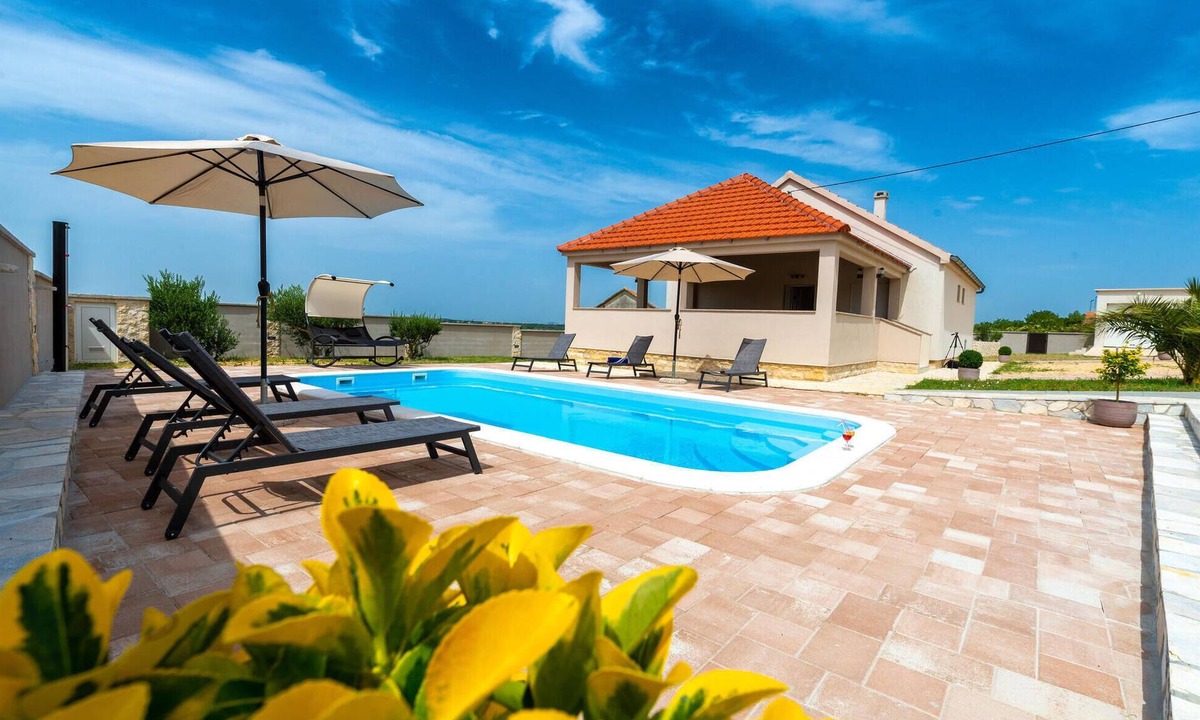 Benkovac House | Amazing home in Benkovac
