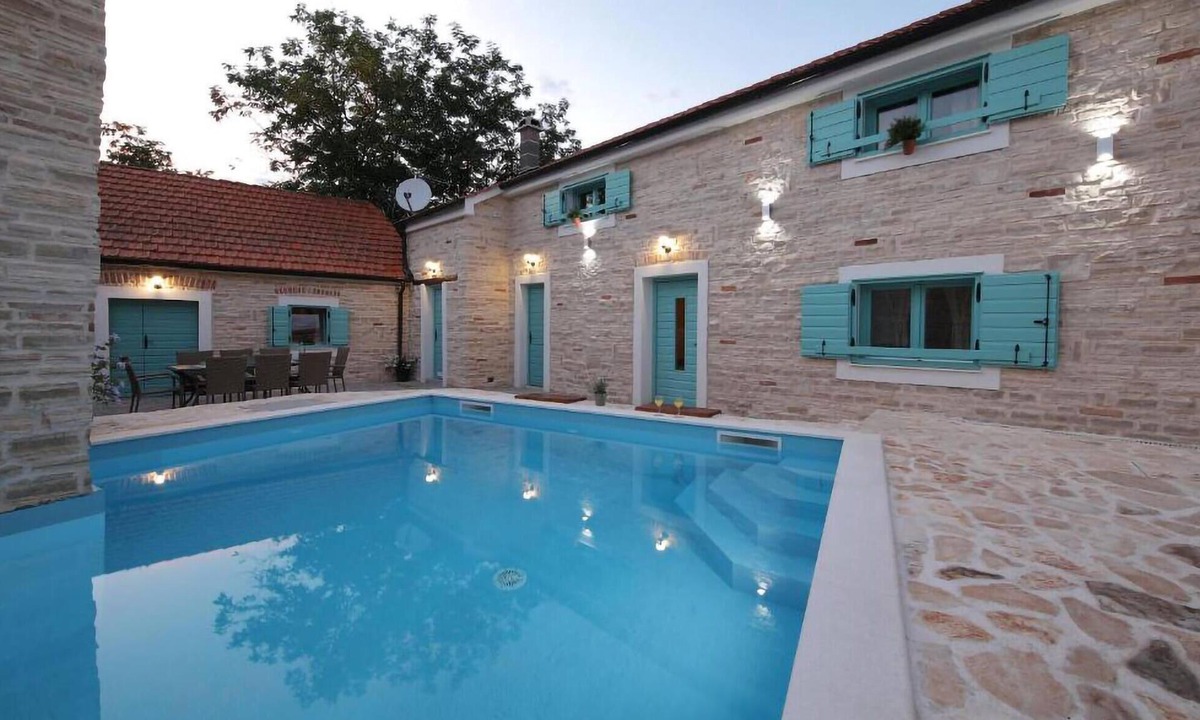 Donje Rastane House | Amazing home in Donje Rastane