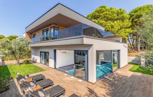 Fazana House | Amazing Home In Fazana With Sauna