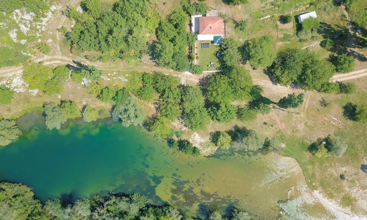 Blato na Cetini House | Amazing home in Blato na Cetini with WiFi