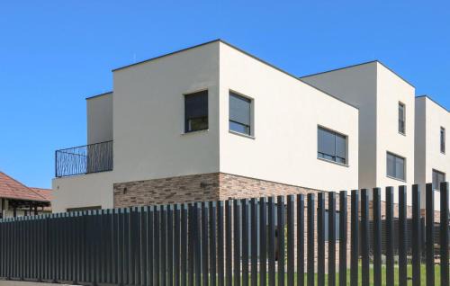 Stupnik House | Amazing Home In Kerestinec With Wifi