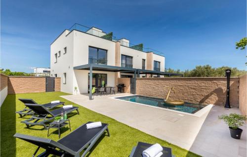 Peroj House | Amazing Home In Peroj