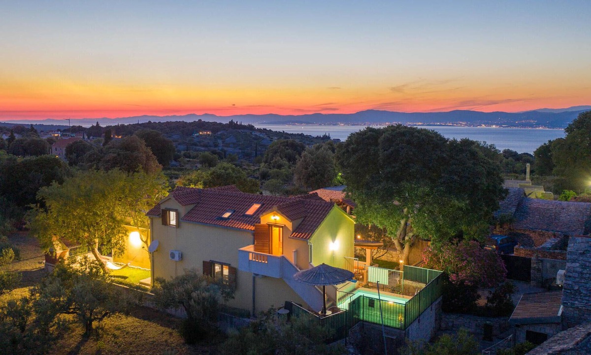 Skrip House | Amazing home in Skrip