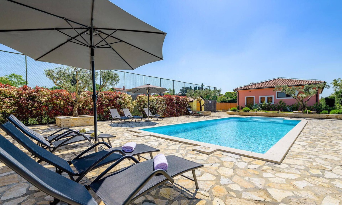 Smoljanci House | Amazing home in Smoljanci