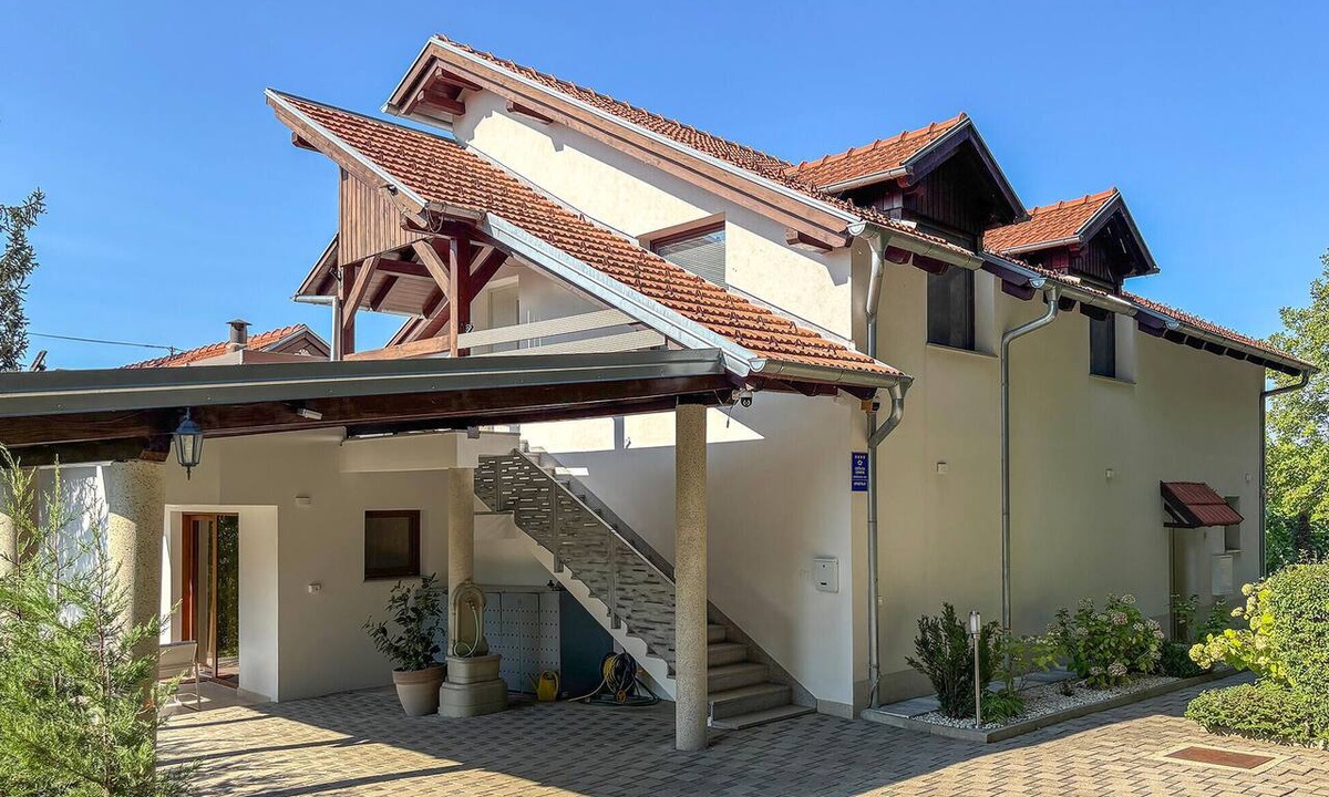 Ivanec House | Amazing home in Staznjevec with sauna