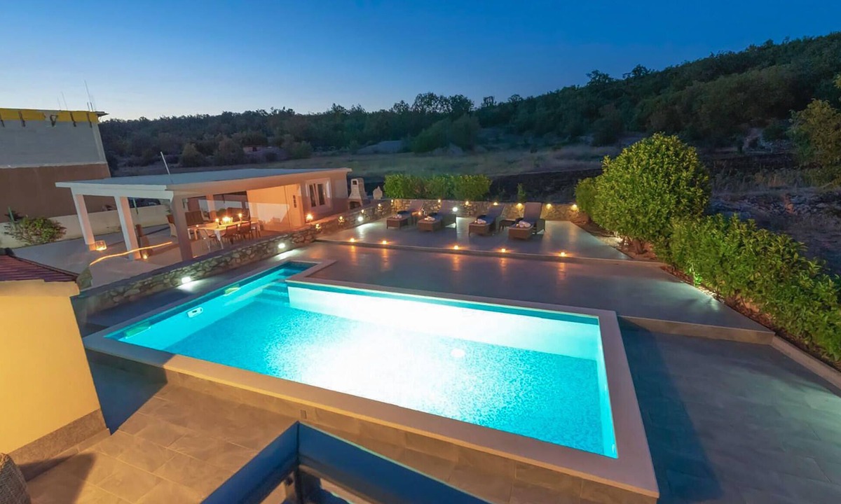 Trilj House | Amazing home in Ugljane