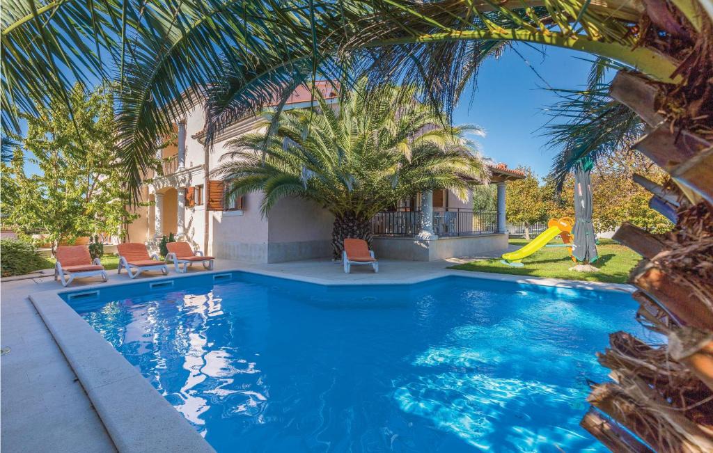 Banjole House | Amazing home in Volme with 8 Bedrooms, Sauna and WiFi